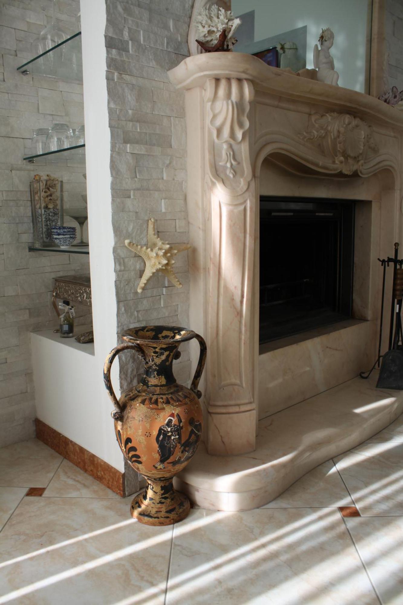Angelo Bianco Apartment